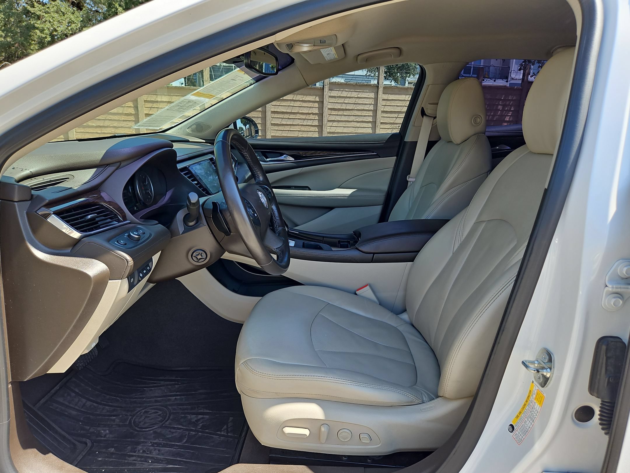 Used 2018 Buick LaCrosse Premium w/ Driver Confidence Package #2 FWD image 9