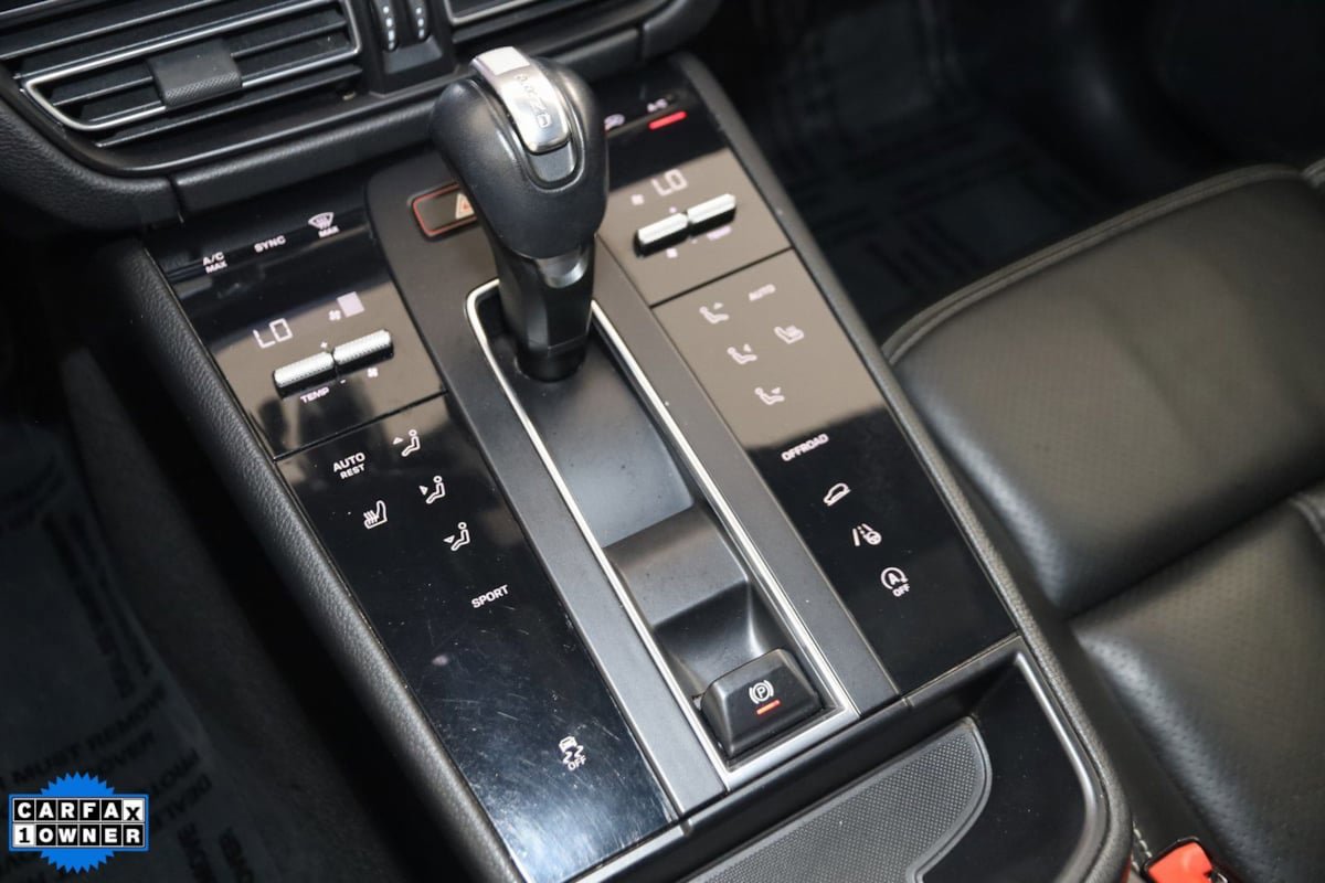Used 2022 Porsche Macan image 30
