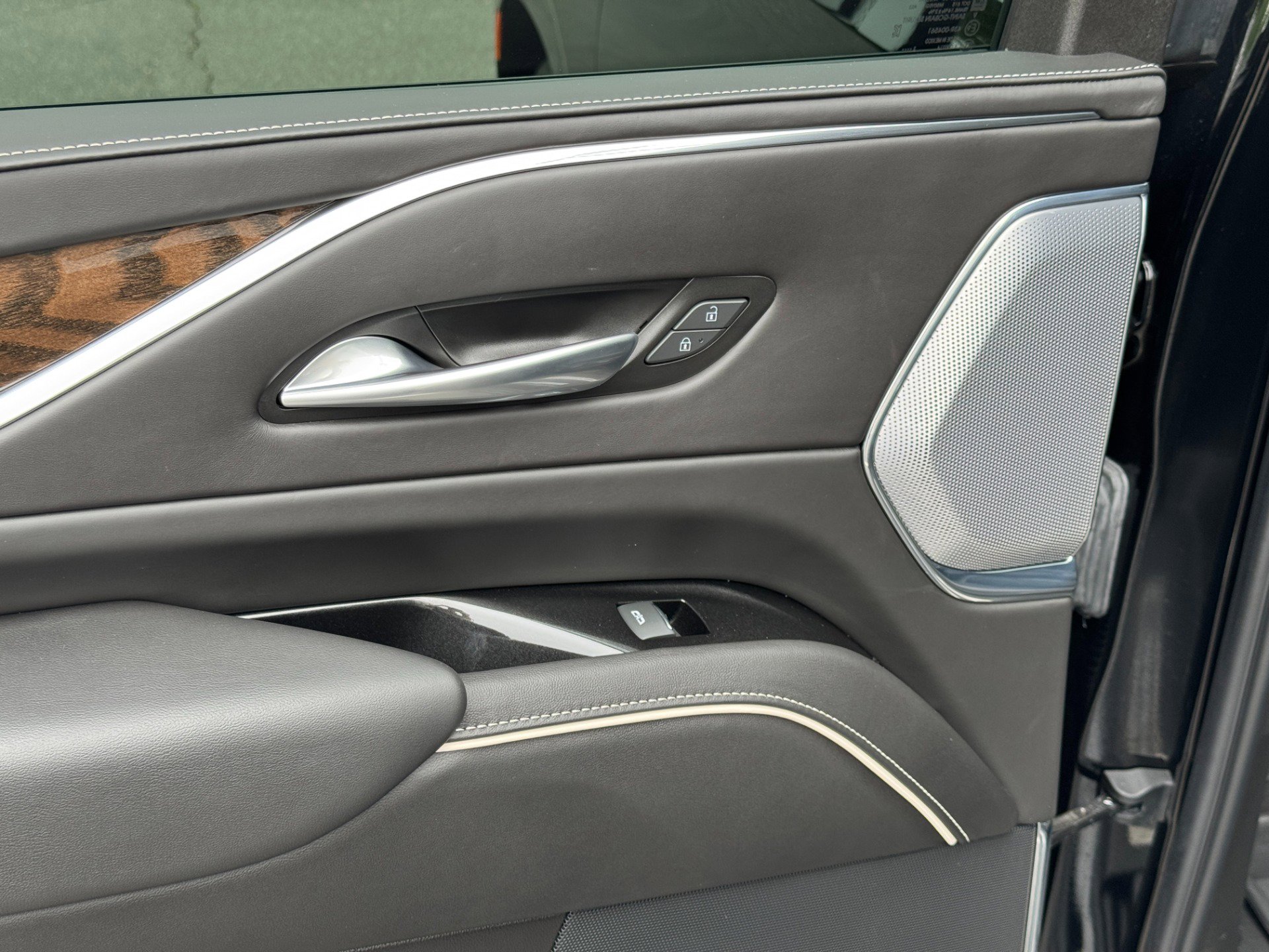 Used 2024 Cadillac Escalade ESV Sport Platinum w/ LPO, ONYX Package image 45