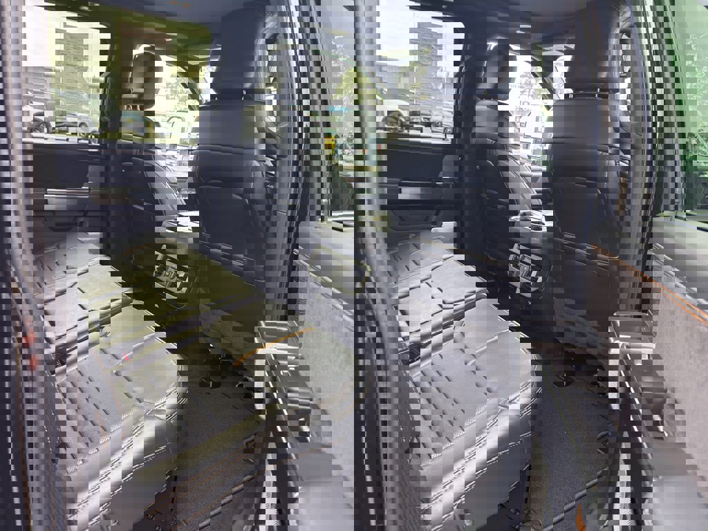 Used 2024 Ford F350 Platinum image 13