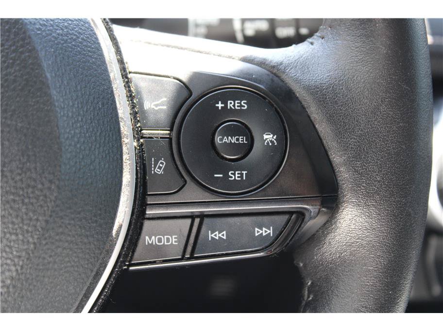 Used 2021 Toyota RAV4 XLE Premium AWD/4WD image 19
