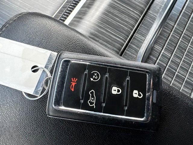 Used 2023 Jeep Wagoneer L Series II RWD image 40