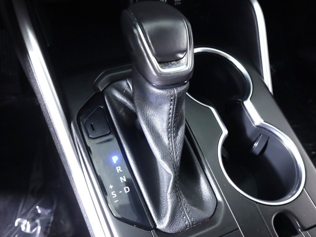 Used 2021 Toyota Highlander LE image 23