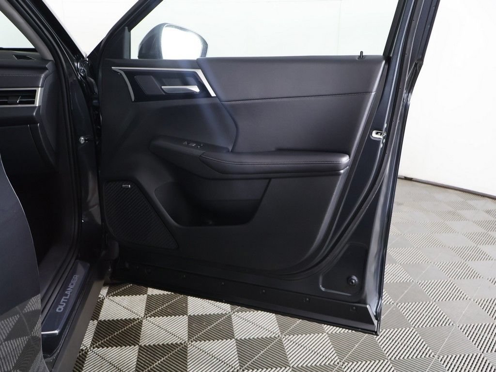New 2026 Mitsubishi Outlander SE FWD image 25