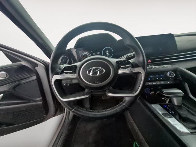 Used 2023 Hyundai Elantra SEL w/ Convenience Package FWD image 12