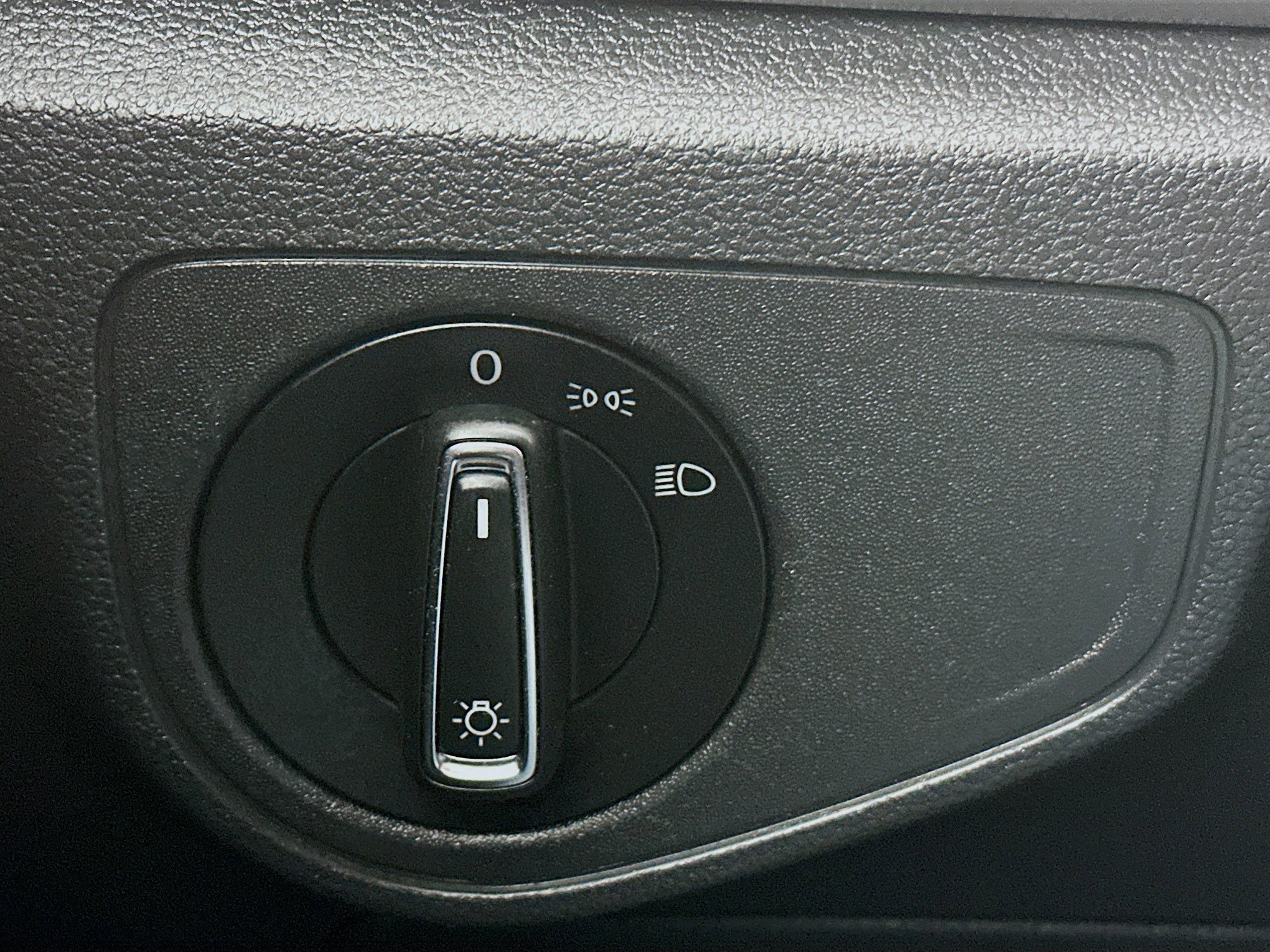 Used 2018 Volkswagen Atlas S image 16