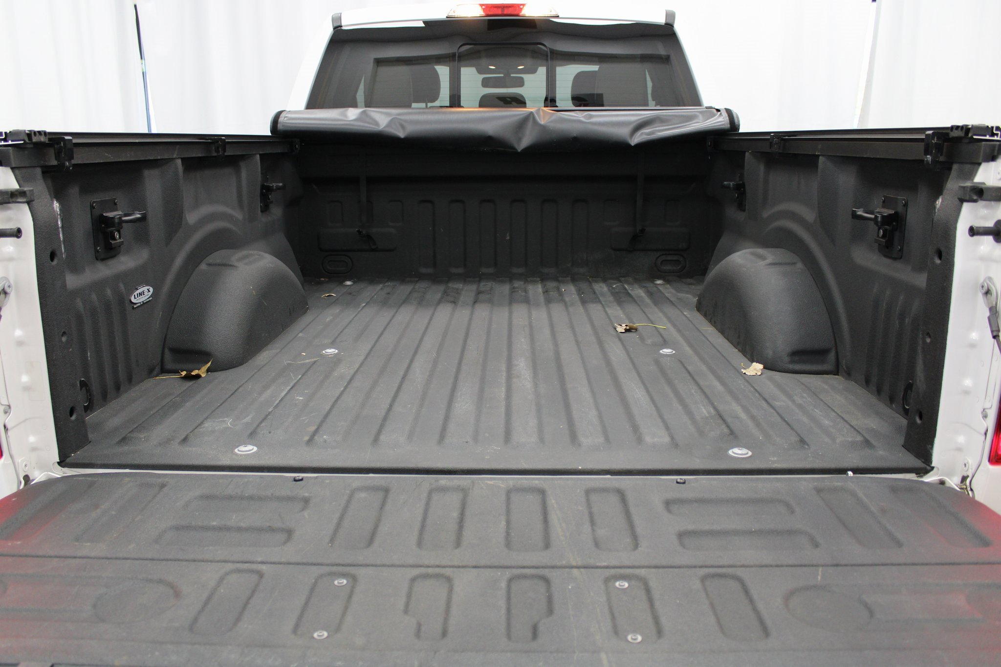 Used 2018 Ford F150 Lariat w/ Equipment Group 501A Mid image 19