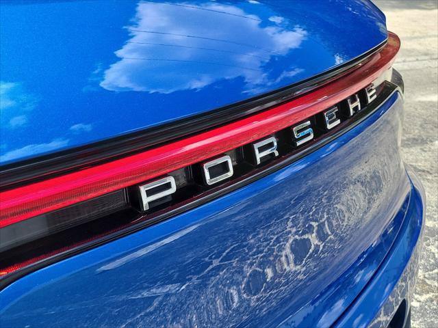 Used 2021 Porsche Macan w/ Premium Package AWD/4WD image 8