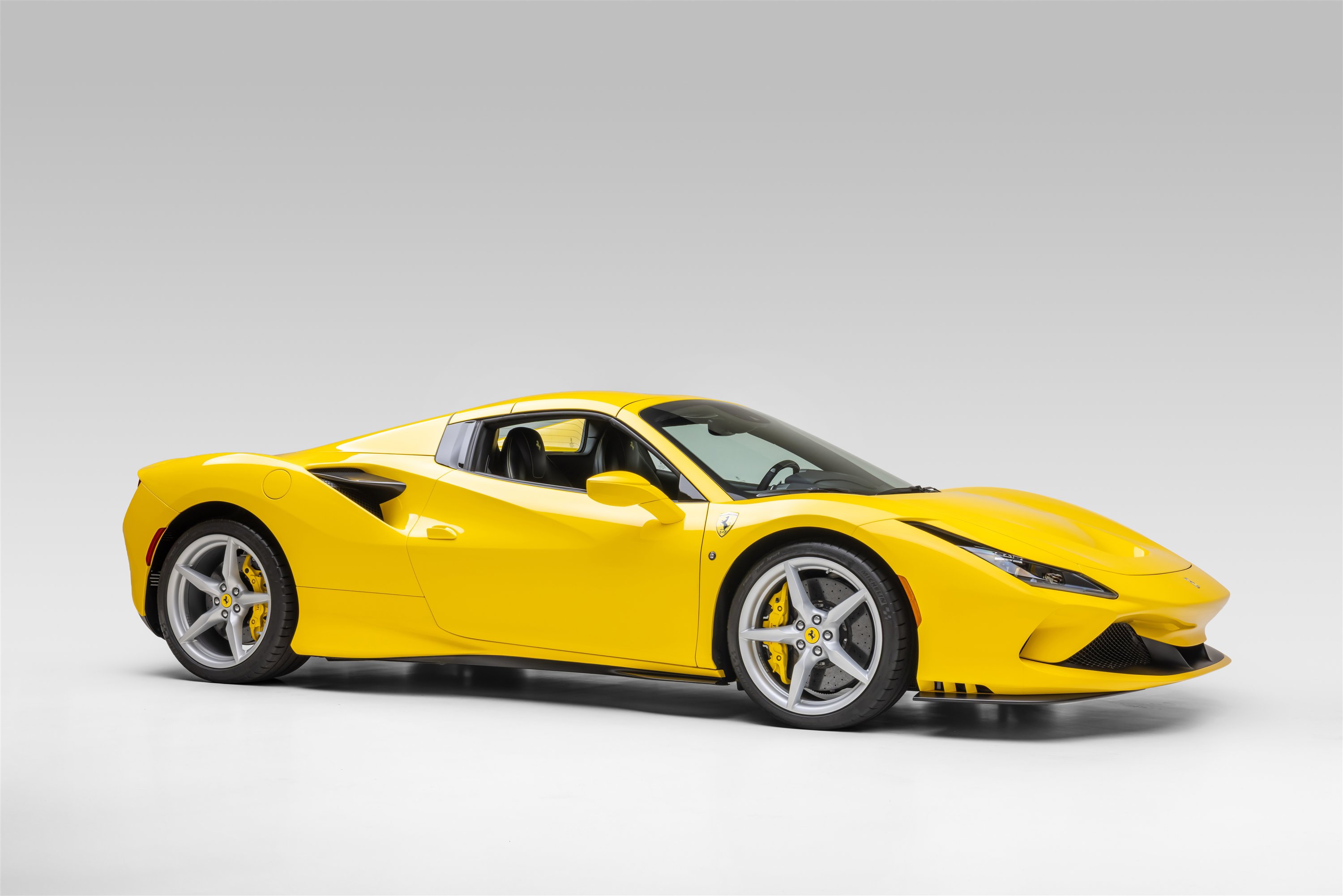 Certified 2022 Ferrari F8 Tributo RWD image 10