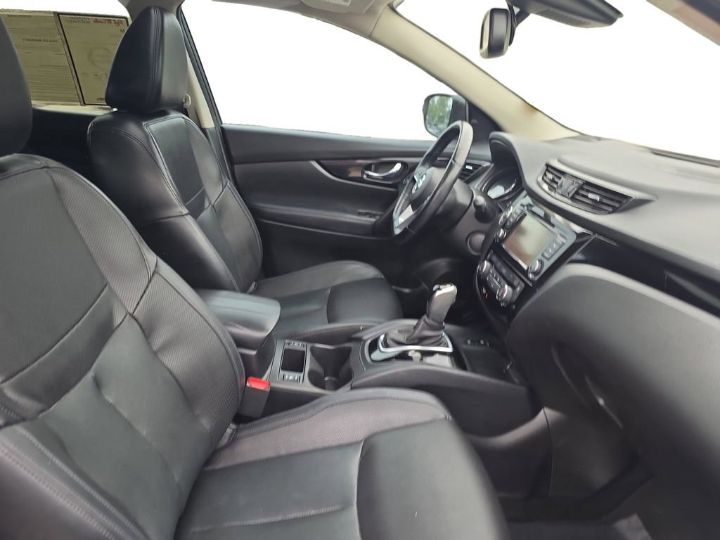 Used 2022 Nissan Rogue Sport SL w/ Premium Package FWD image 15