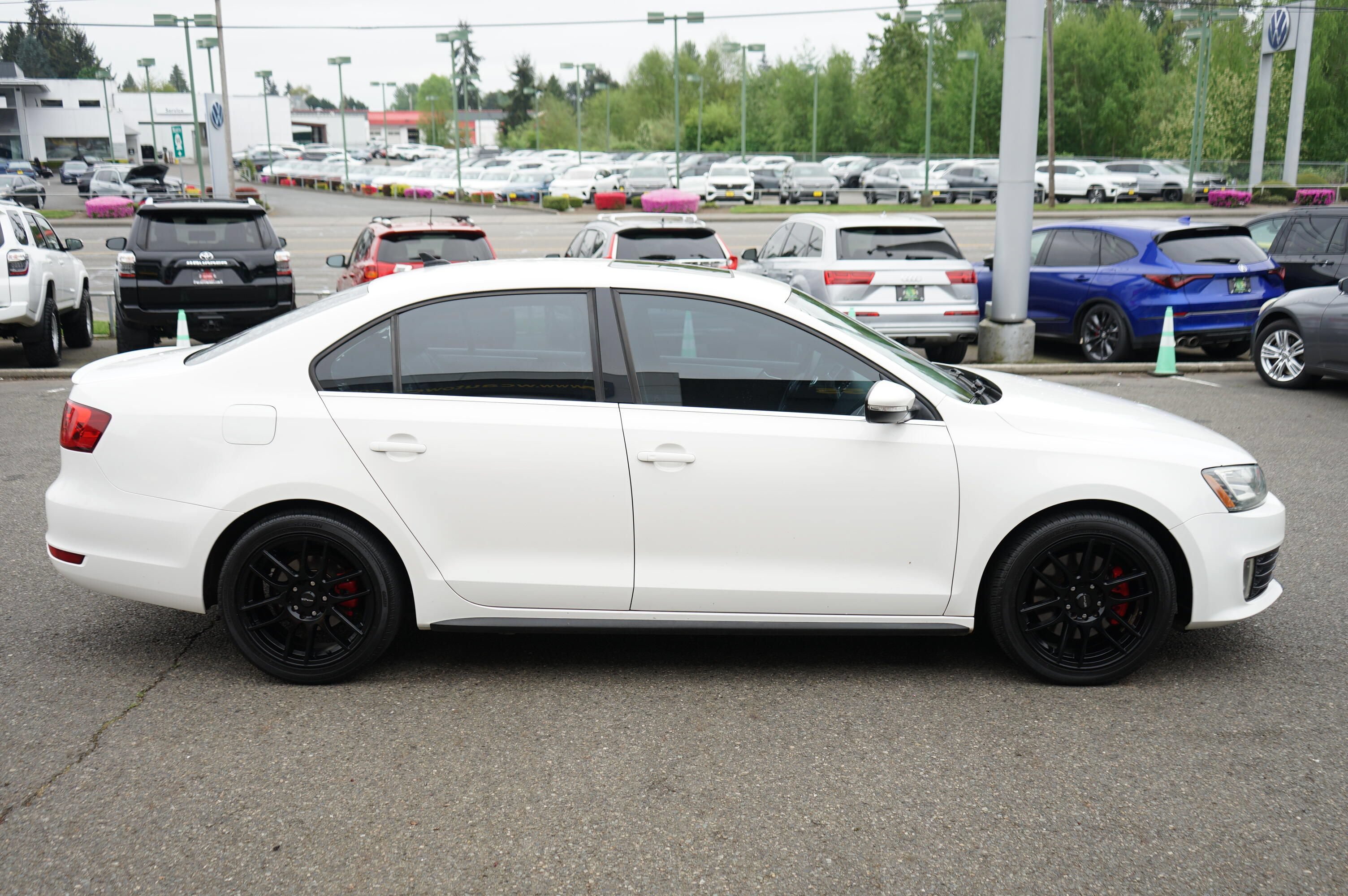 Used 2013 Volkswagen Jetta GLI Autobahn FWD image 6