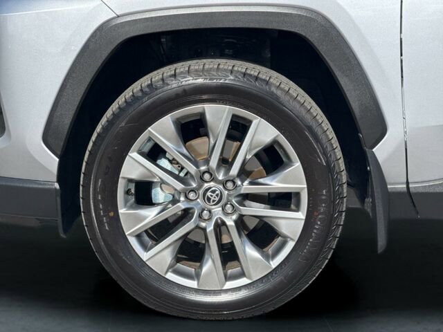 Used 2025 Toyota RAV4 XLE Premium image 34