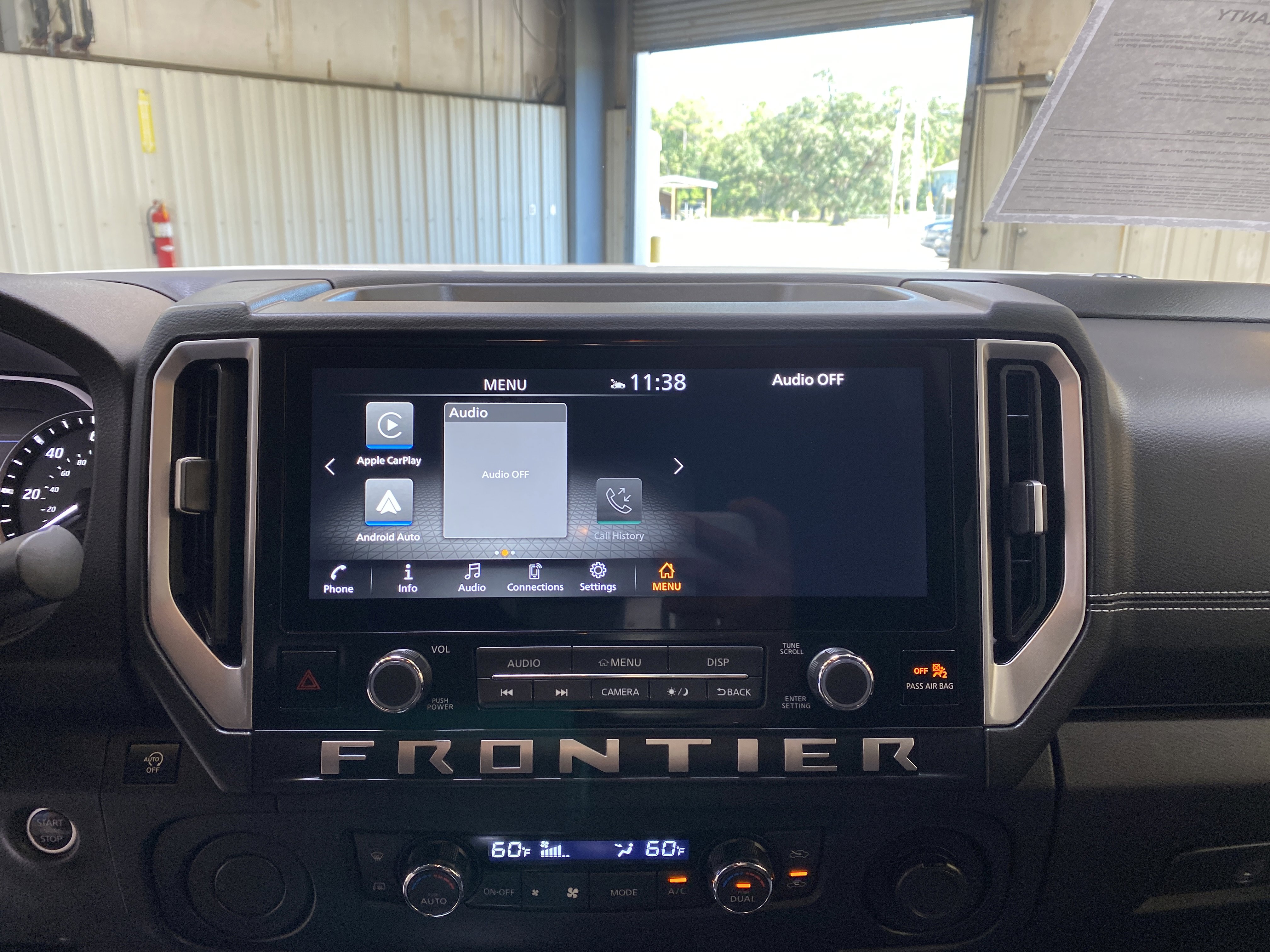 Used 2025 Nissan Frontier SV w/ SV Convenience Package image 34