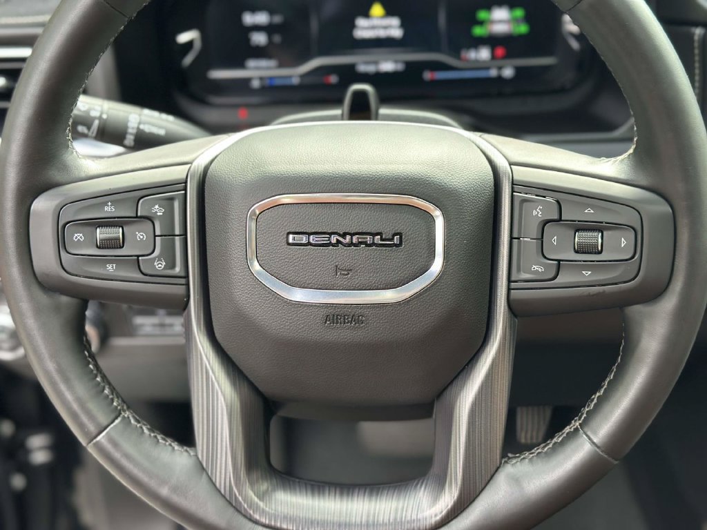 Used 2023 GMC Yukon Denali Ultimate AWD/4WD image 32