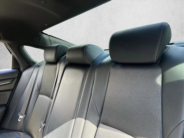 Used 2018 Honda Accord Sport image 24
