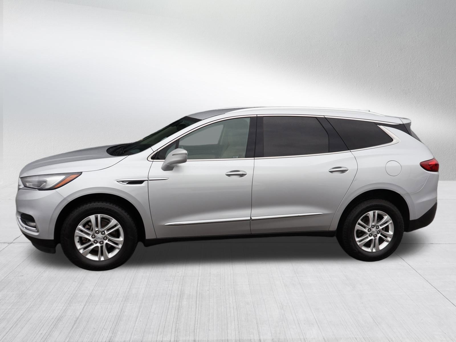Used 2020 Buick Enclave Essence image 4