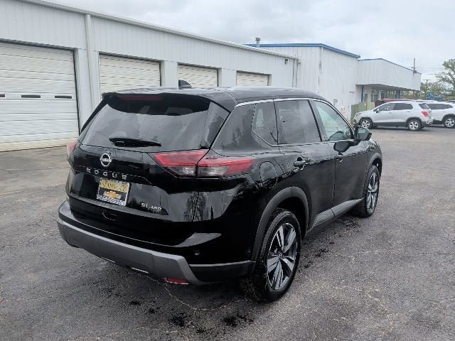 Used 2024 Nissan Rogue SL AWD/4WD image 6