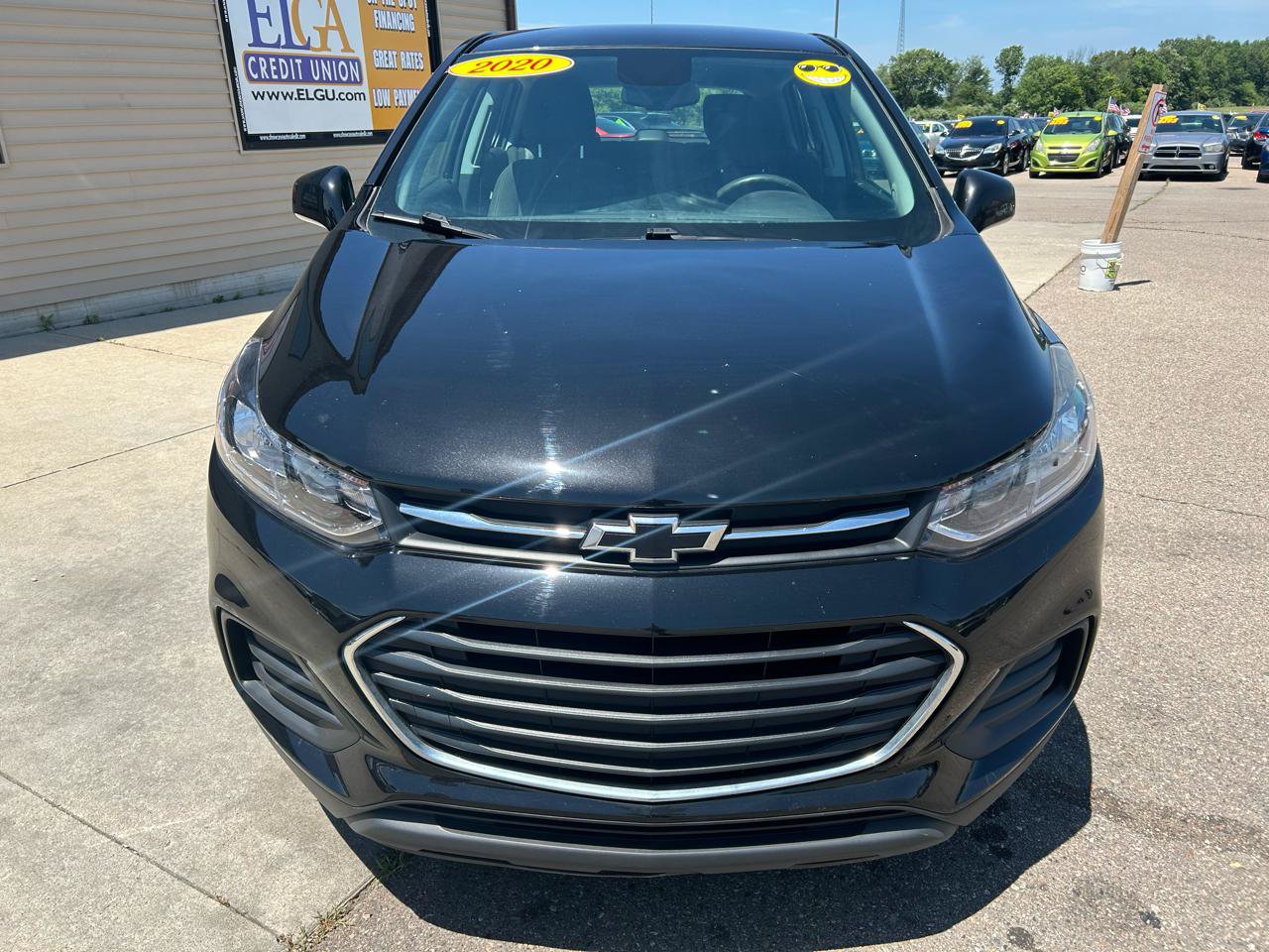 Used 2020 Chevrolet Trax LS AWD/4WD image 2