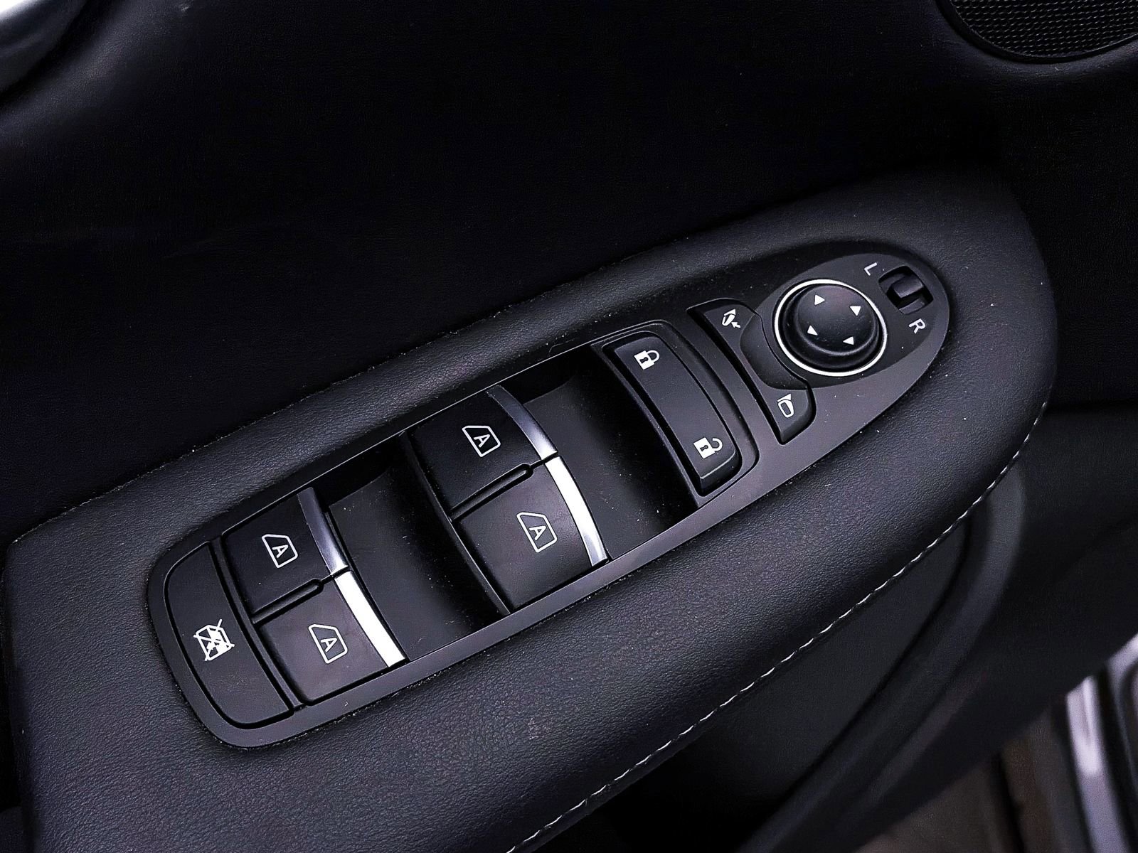 Used 2025 INFINITI QX50 Luxe image 17