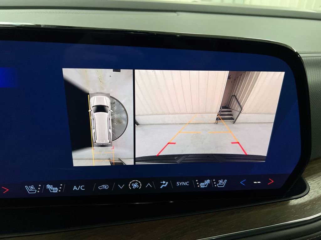 New 2026 Chevrolet Suburban High Country image 16