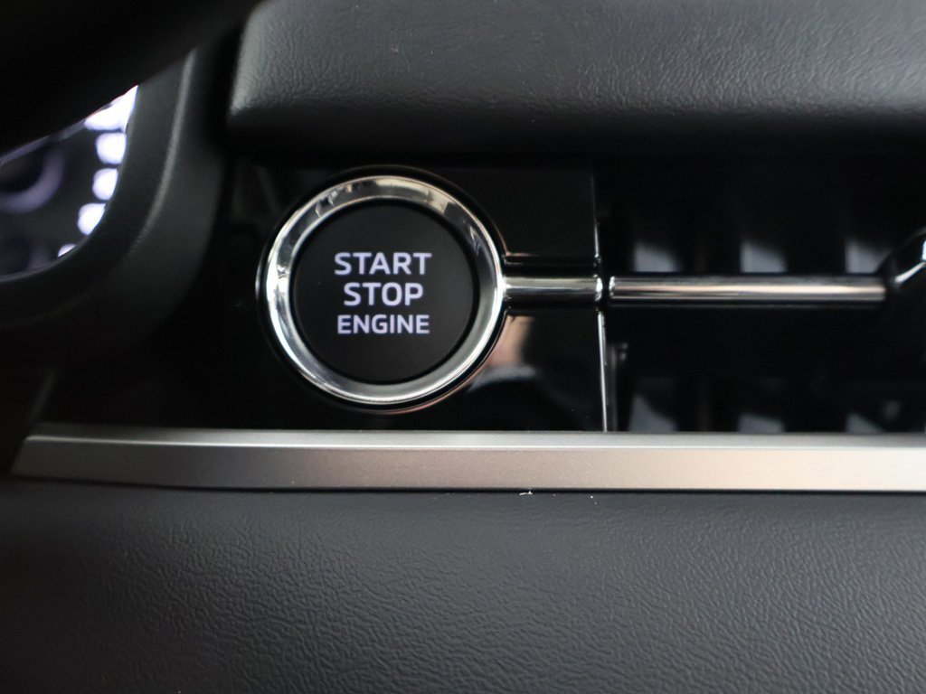 New 2025 Mitsubishi Outlander SE image 41