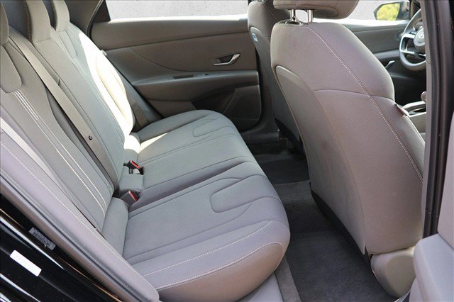 Used 2024 Hyundai Elantra SEL FWD image 25