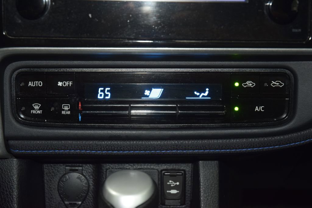 Used 2018 Toyota Corolla SE image 29