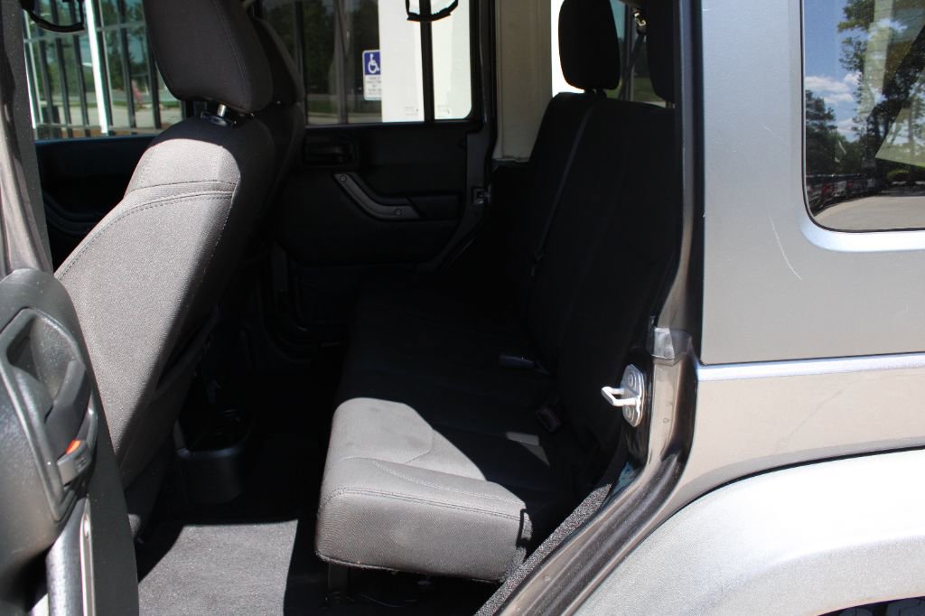 Used 2018 Jeep Wrangler Unlimited Sport S AWD/4WD image 9