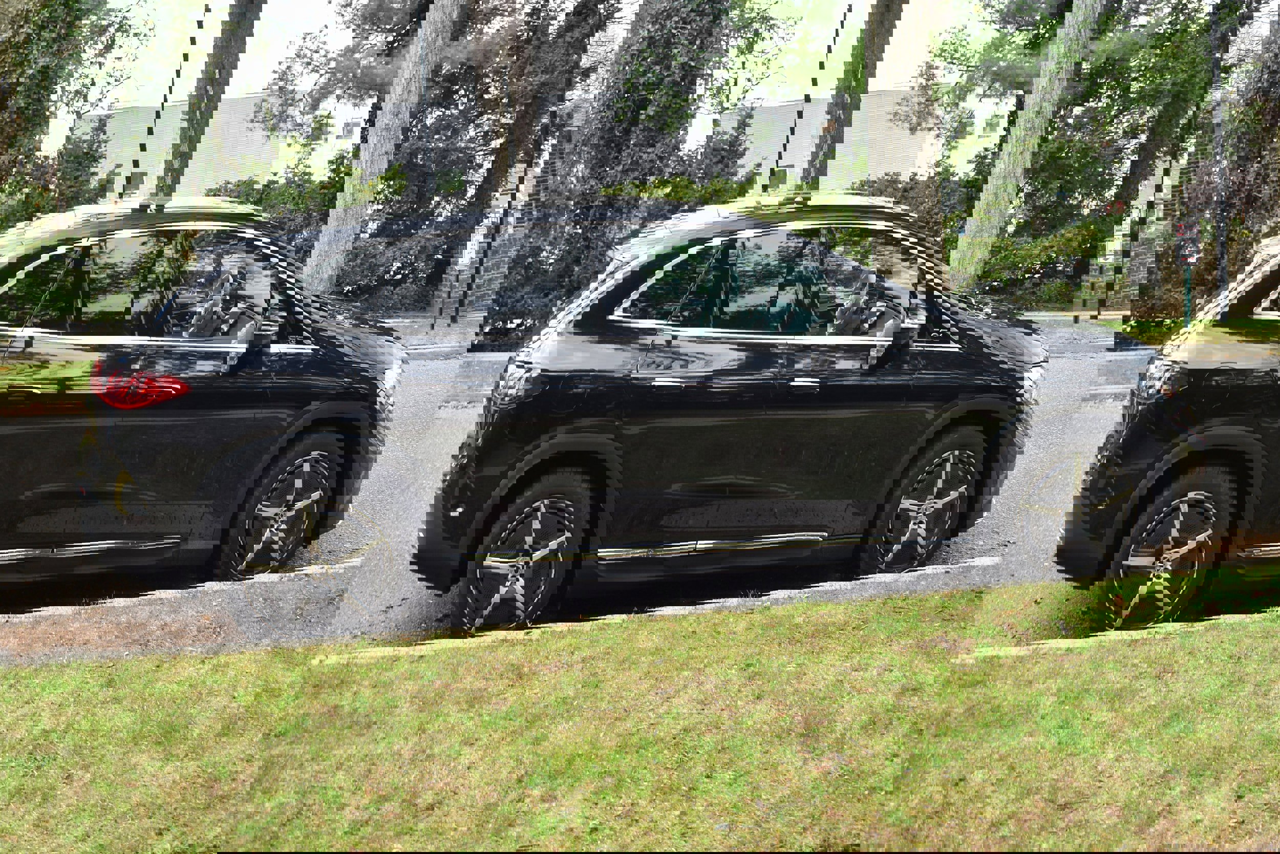 Used 2023 Mercedes-Benz EQE 500 4MATIC SUV image 9