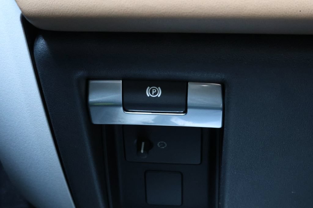 New 2026 Land Rover Defender 110 X-Dynamic SE AWD/4WD image 19