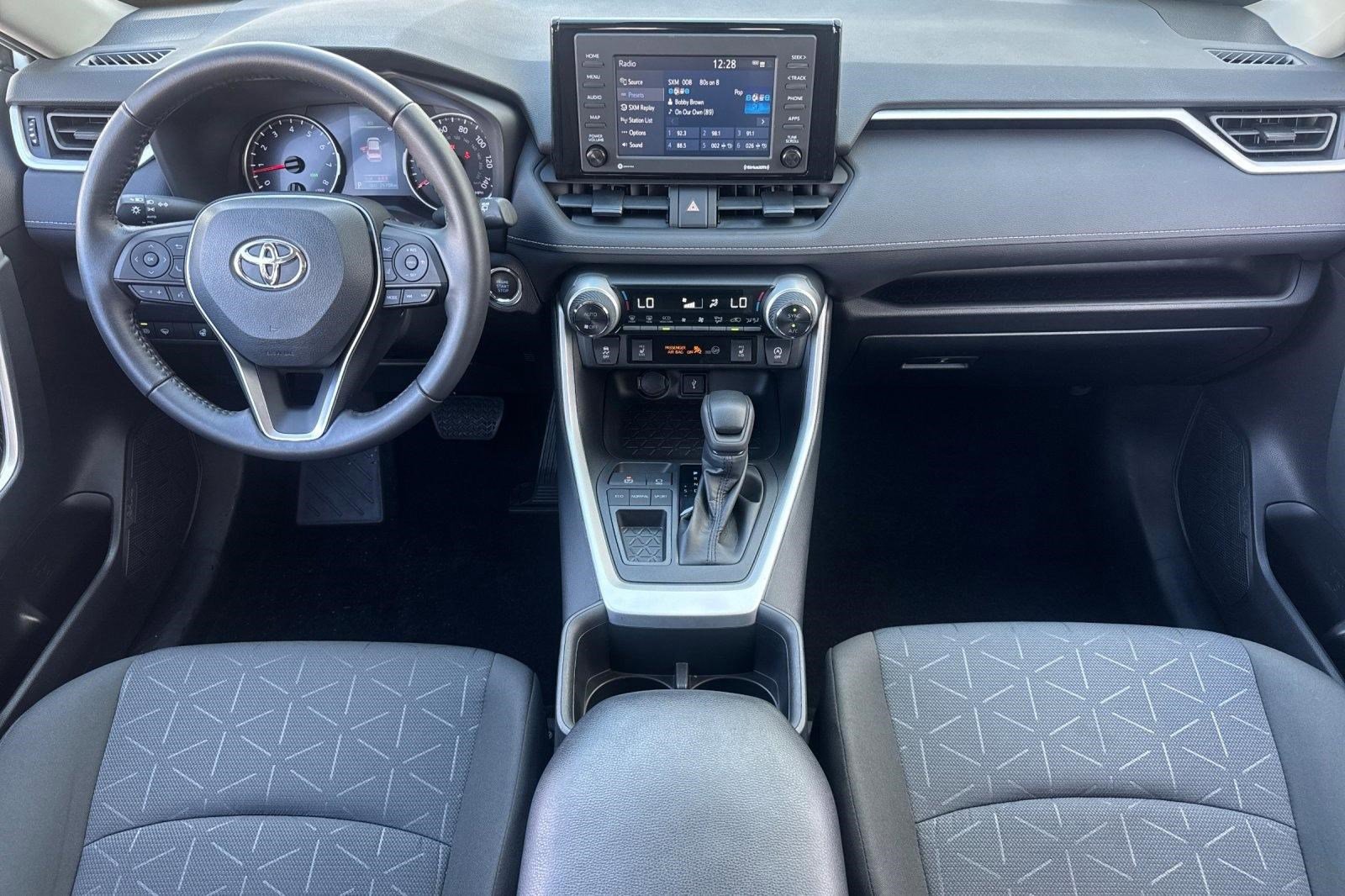 Used 2022 Toyota RAV4 XLE w/ Convenience Package image 27