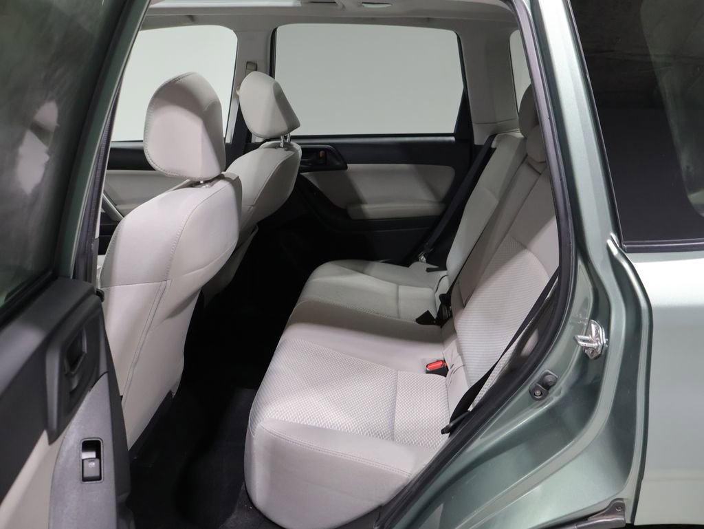 Used 2016 Subaru Forester 2.5i Premium image 18