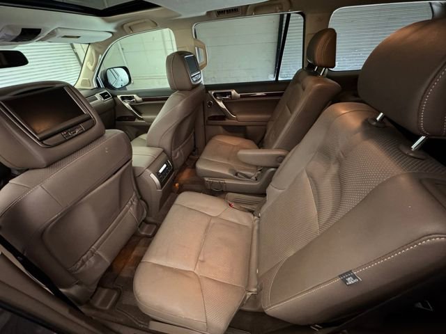 Used 2017 Lexus GX 460 Luxury w/ Preferred Accessory Package image 28