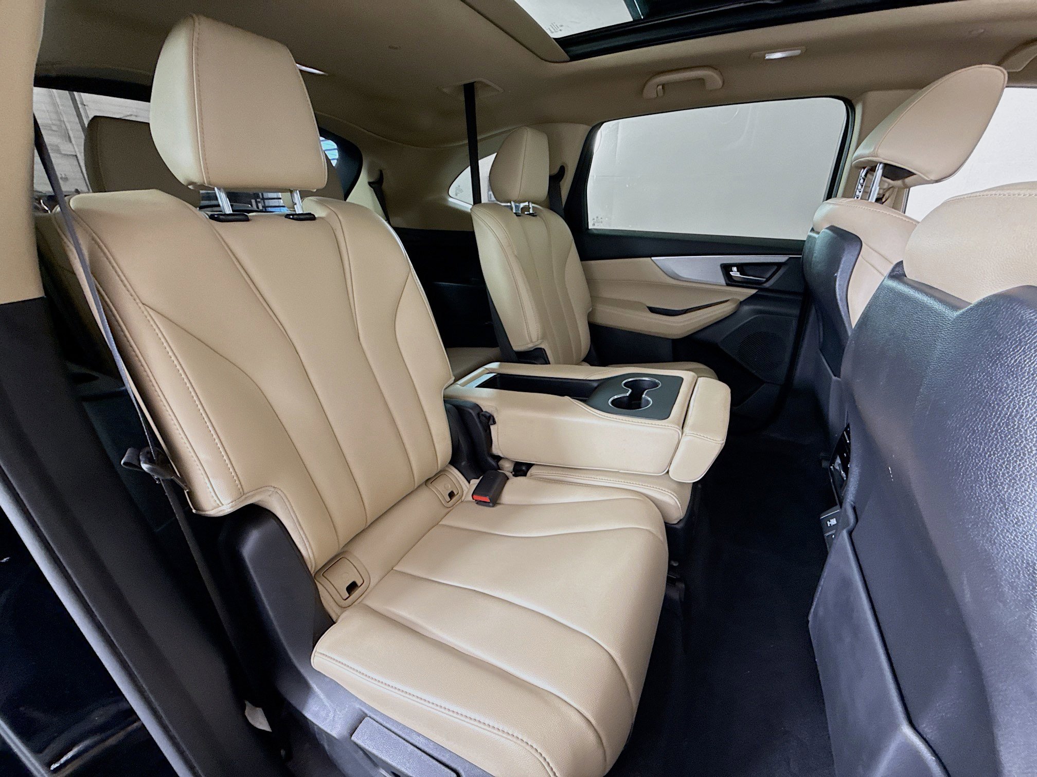 Used 2022 Acura MDX SH-AWD image 26