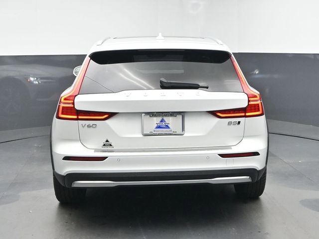 Used 2024 Volvo V60 B5 Cross Country Plus image 7