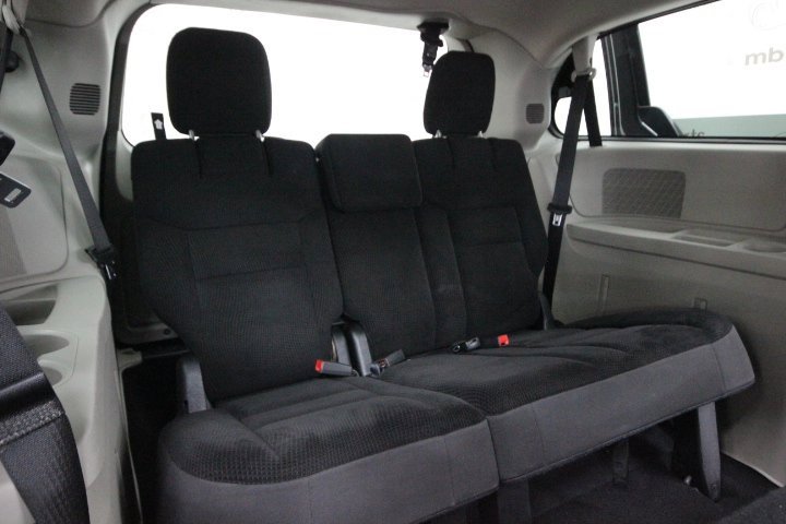 Used 2019 Dodge Grand Caravan SE w/ UConnect Hands-Free Group image 21