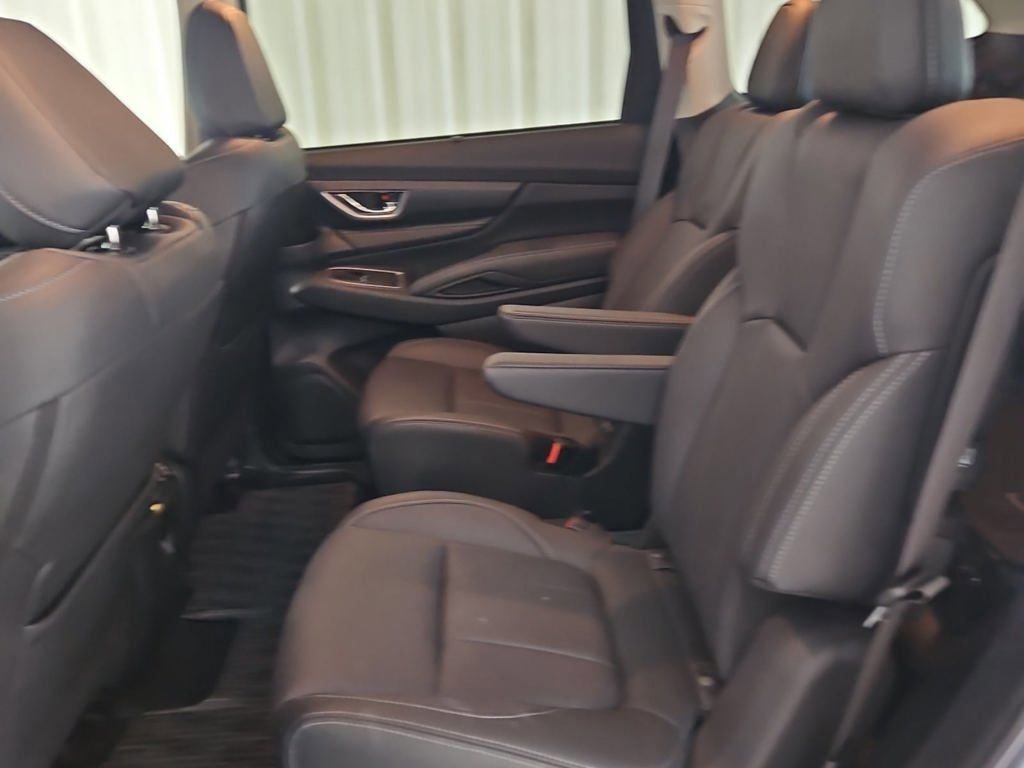 Used 2023 Subaru Ascent Limited image 5