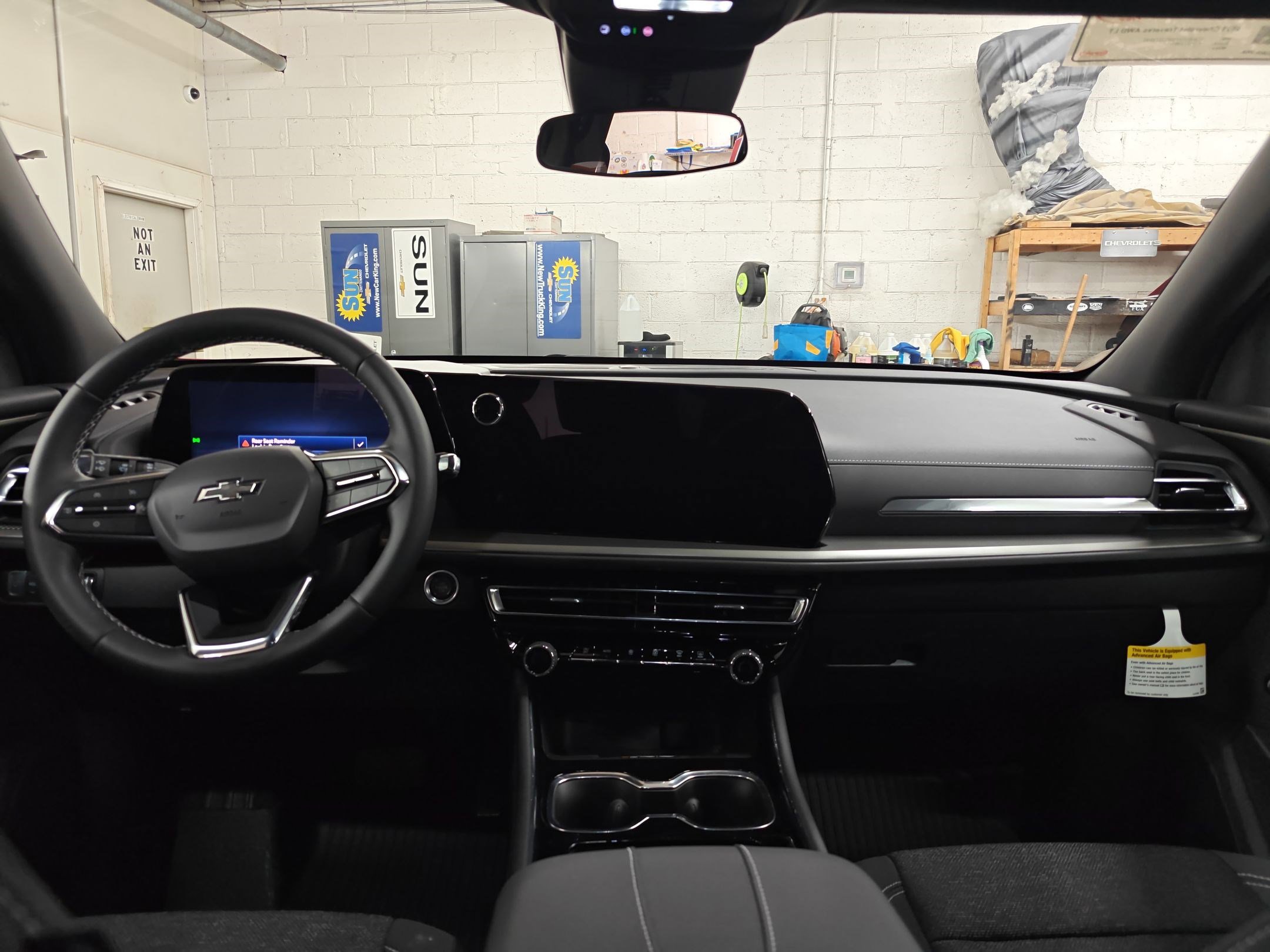 Used 2025 Chevrolet Traverse LT w/ Midnight/Sport Edition image 15