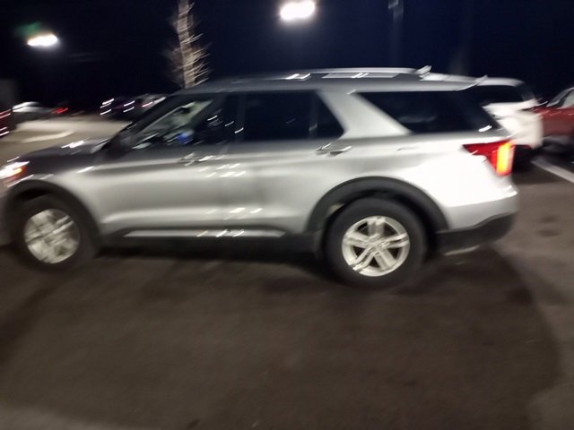 Used 2020 Ford Explorer XLT w/ Equipment Group 202A image 3