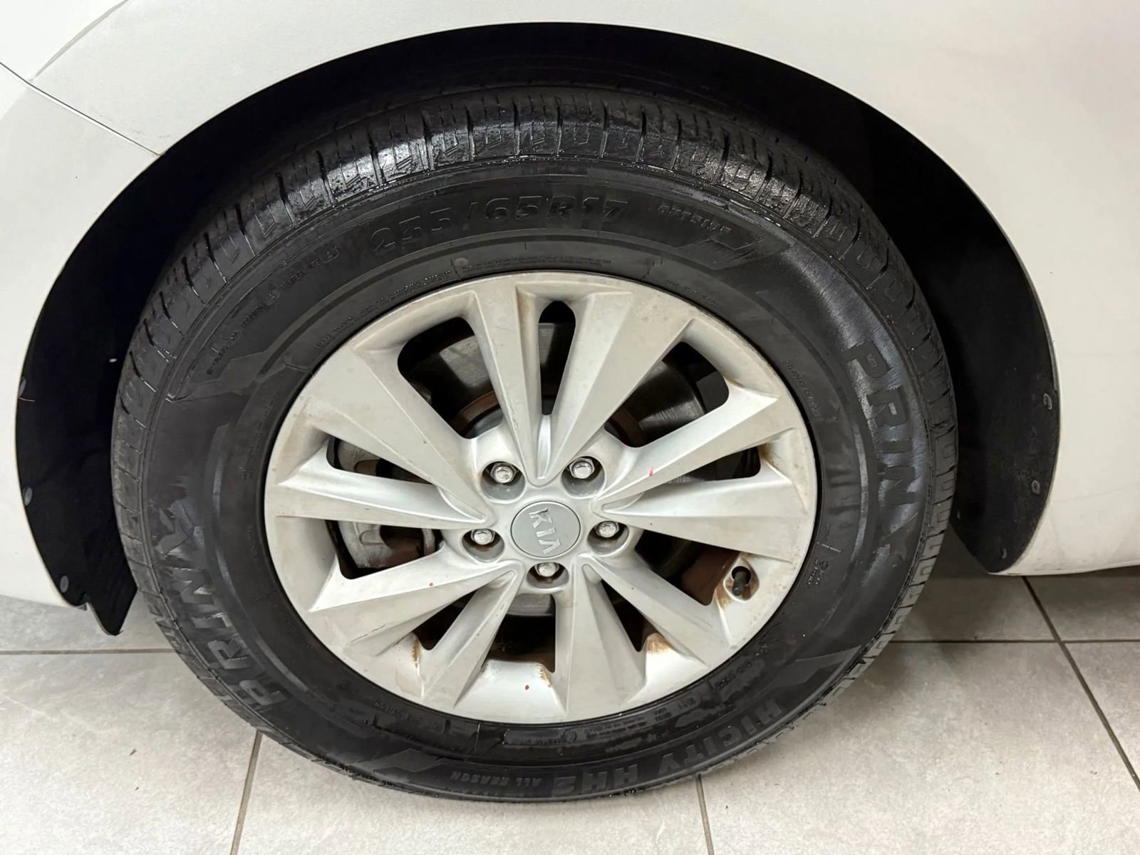 Used 2017 Kia Sedona LX image 37