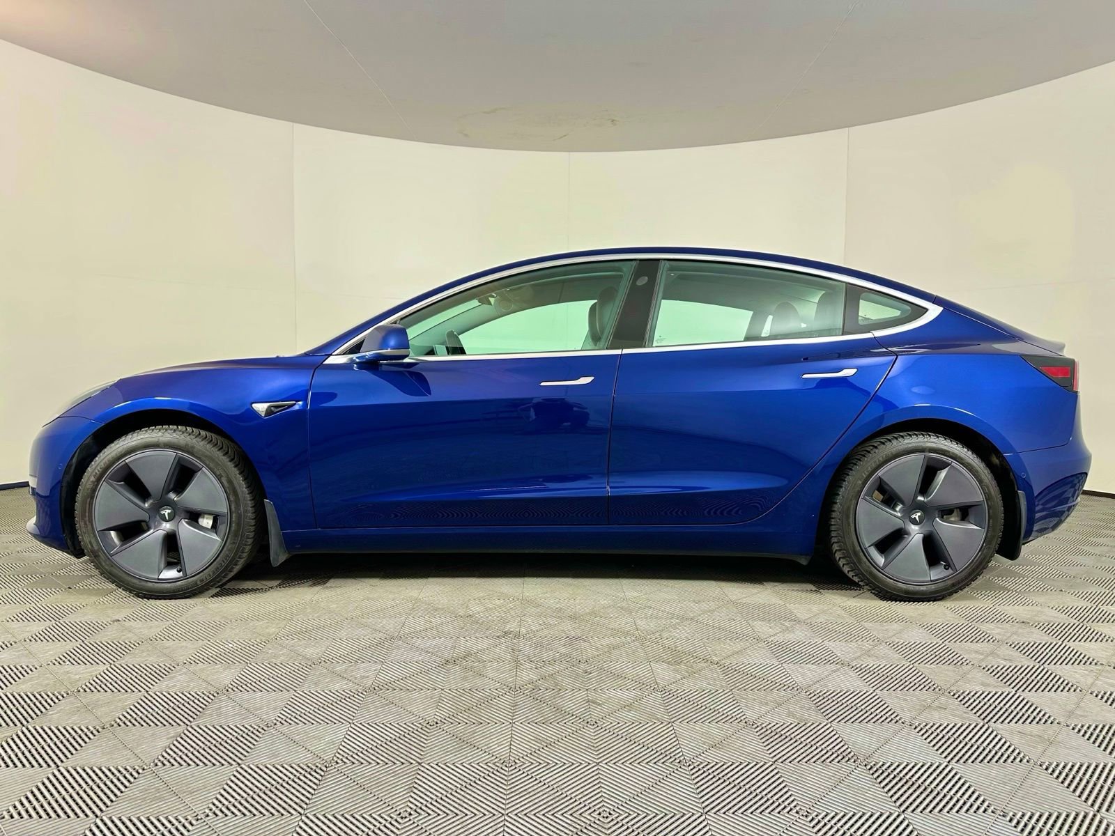 Used 2018 Tesla Model 3 Long Range image 16