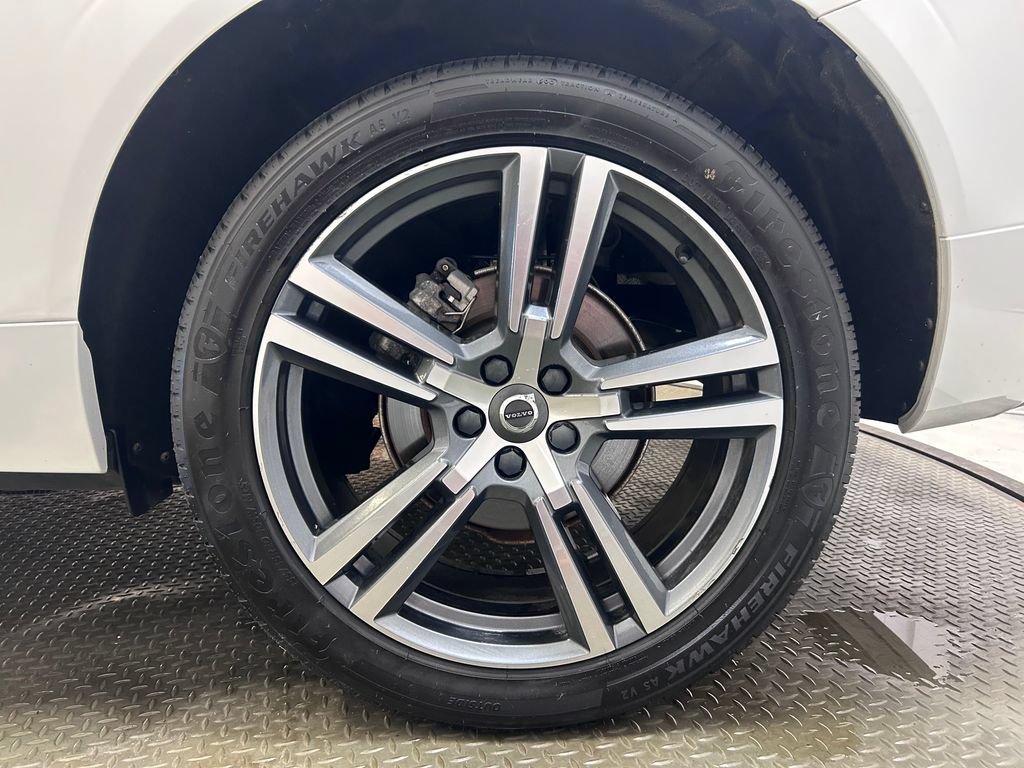 Used 2021 Volvo XC60 T5 Momentum w/ Climate Package FWD image 30