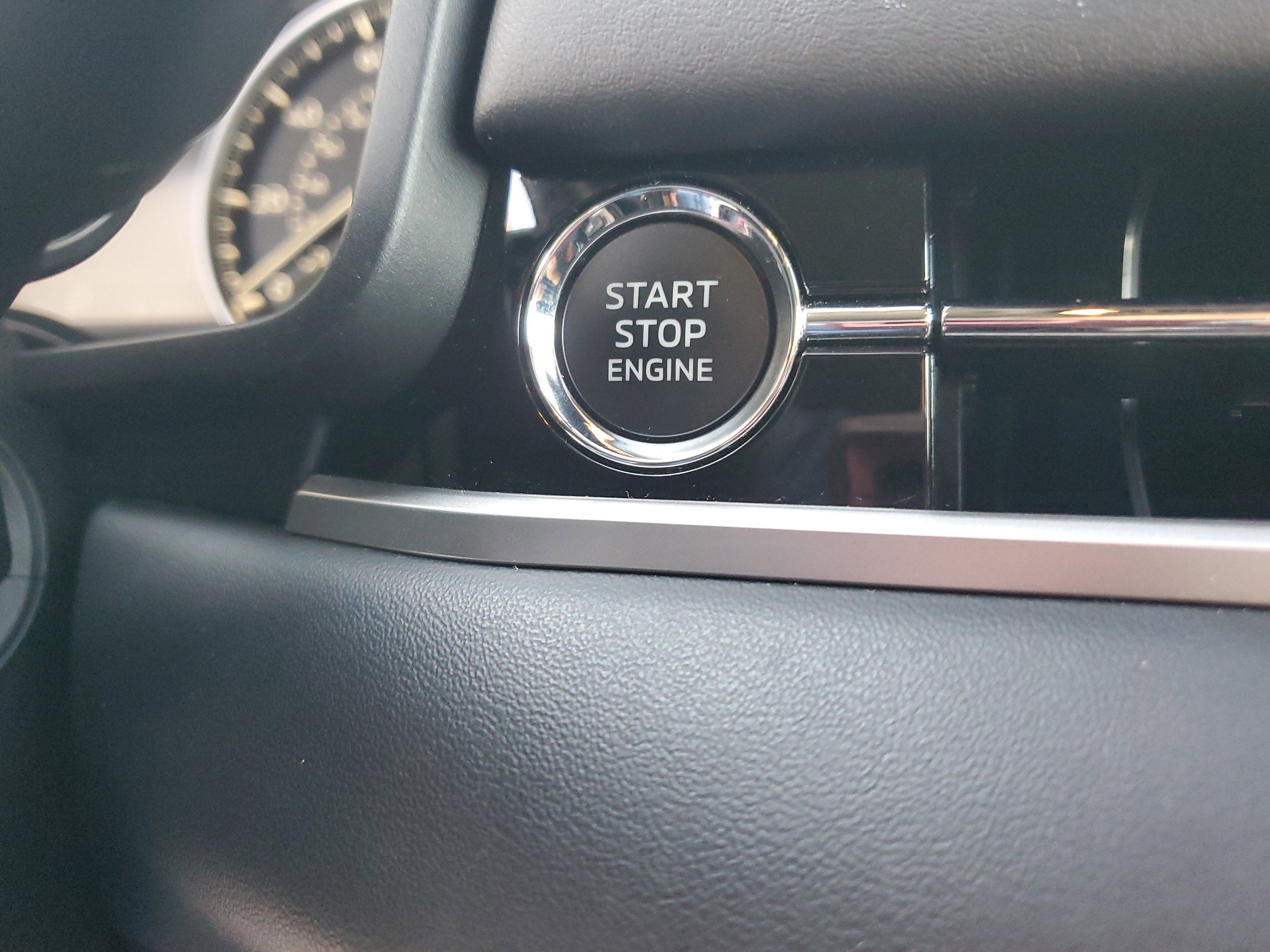 Used 2025 Mitsubishi Outlander SE image 25