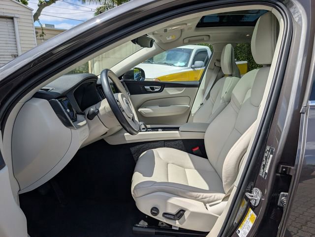Used 2023 Volvo XC60 B5 Plus w/ Protection Package Premier image 10