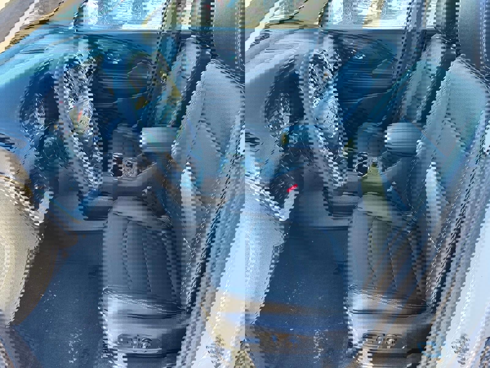 Used 2024 GMC Terrain SLT w/ Infotainment Package II image 6