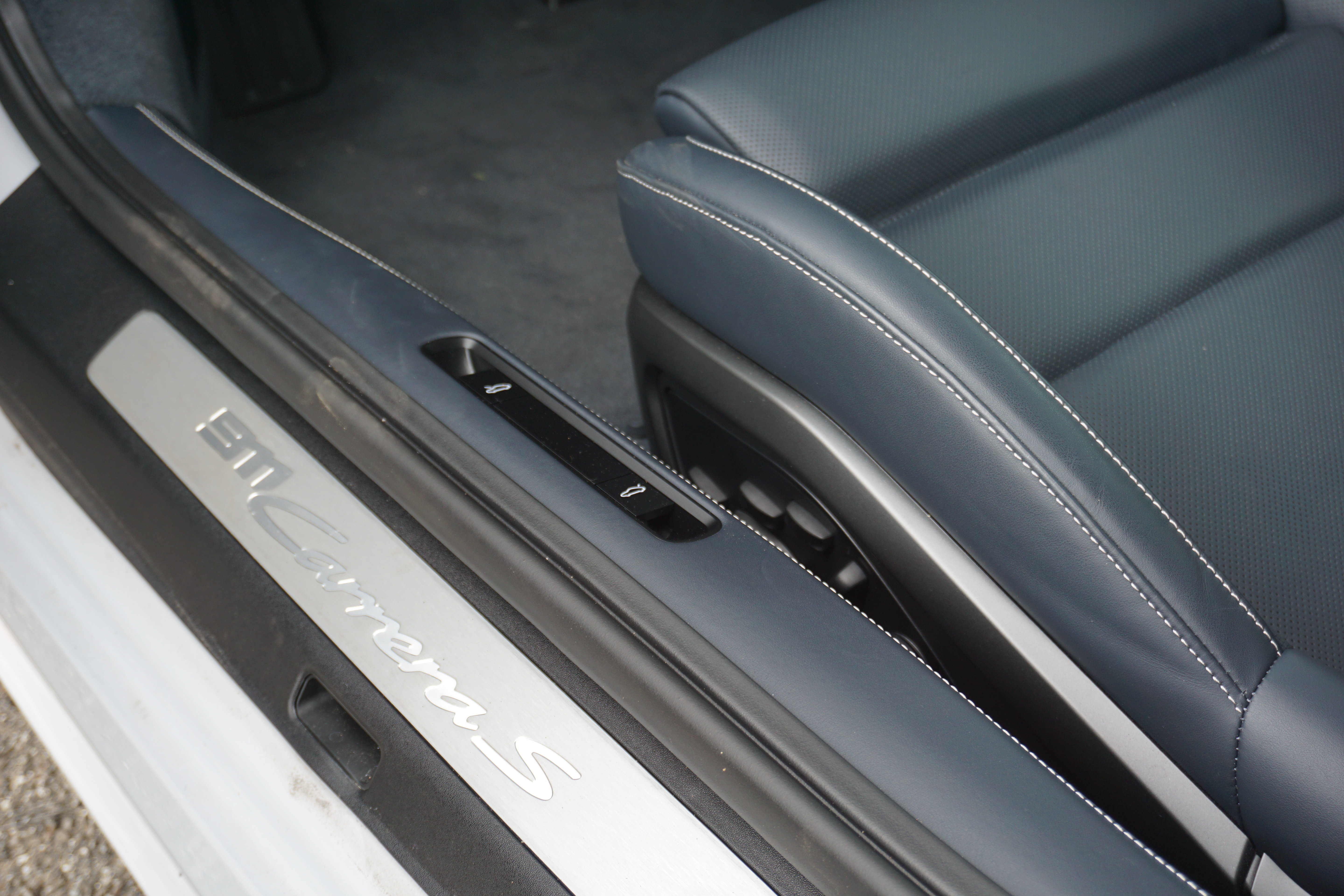 Certified 2025 Porsche 911 Carrera S RWD image 6