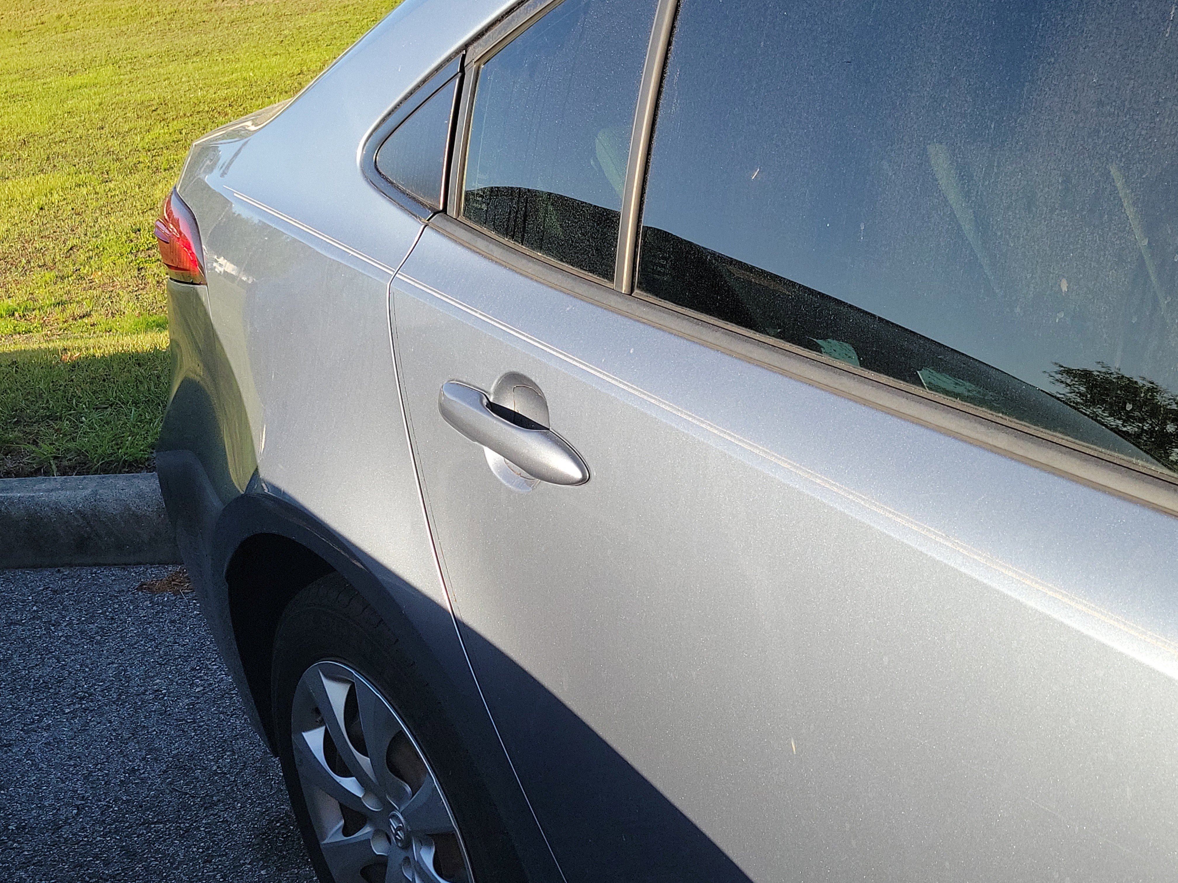 Used 2021 Toyota Corolla LE image 10