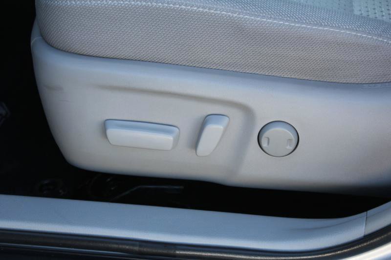 Used 2014 Toyota Camry LE FWD image 11