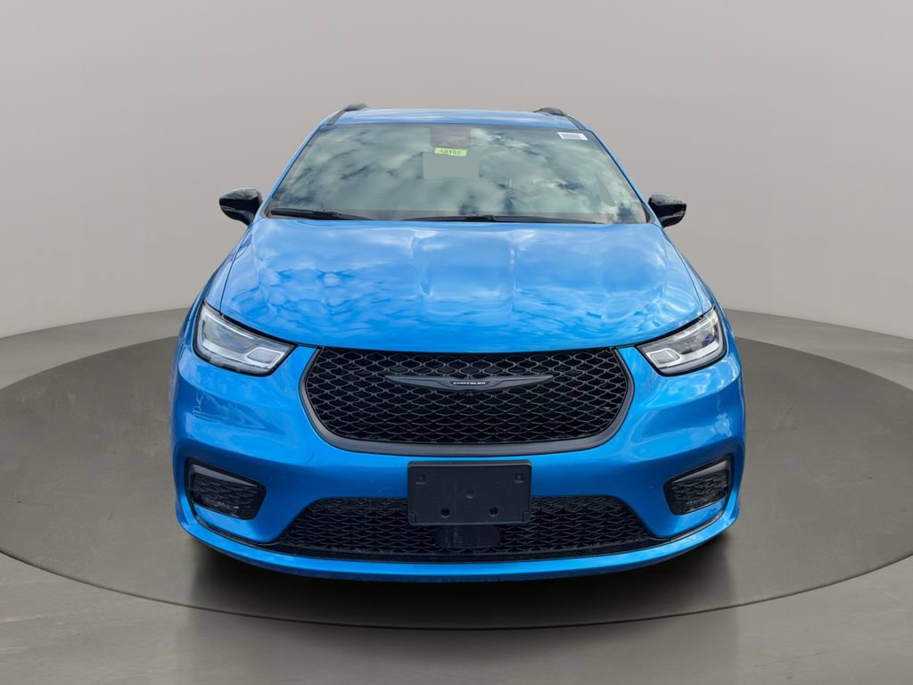 New 2026 Chrysler Pacifica Select w/ S Appearance Package image 2