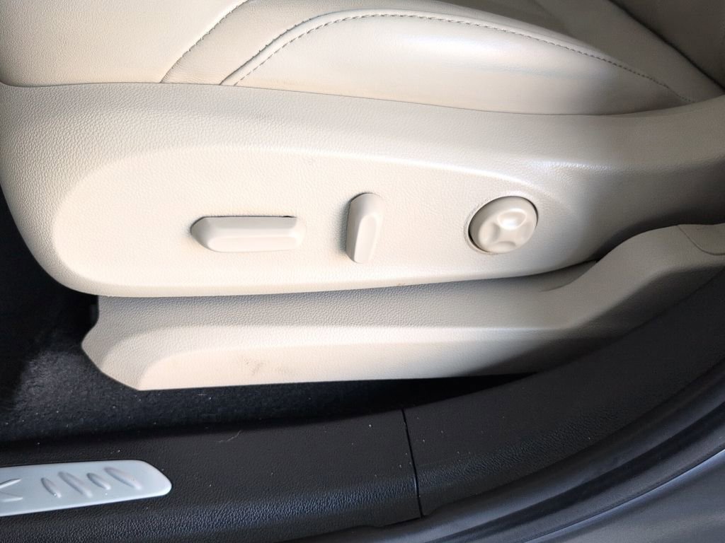 Used 2019 Buick Envision Essence image 12